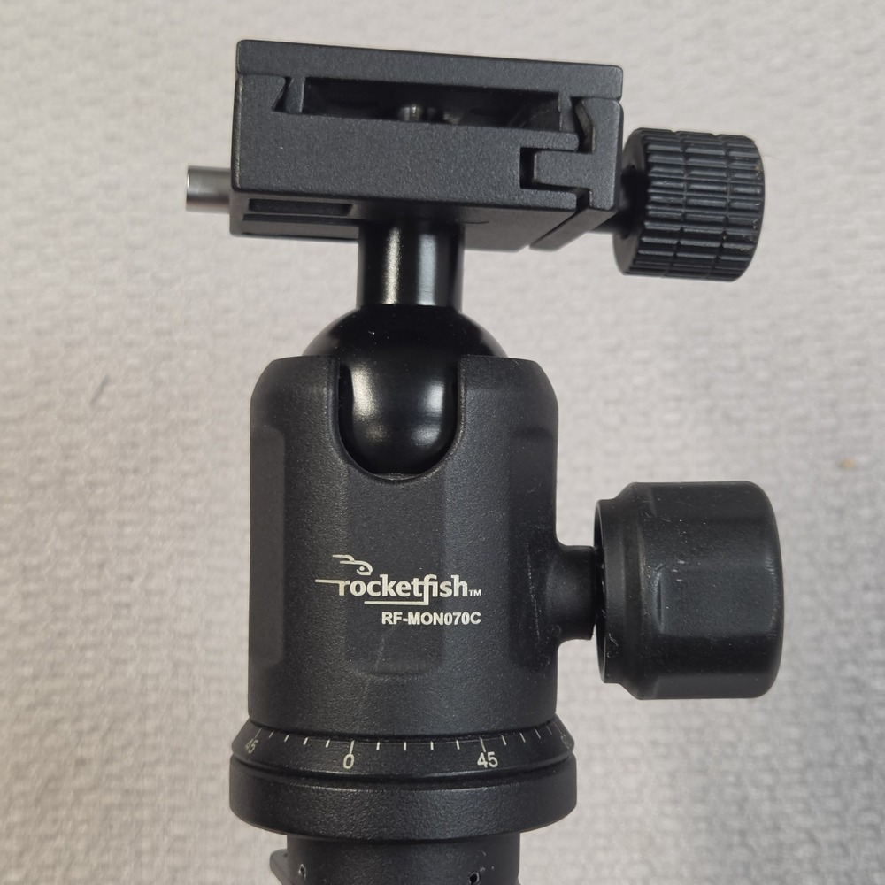 Rocketfish RF-MONO70C Monopod 70 Inch Carbon Fiber - Picture 4 of 6